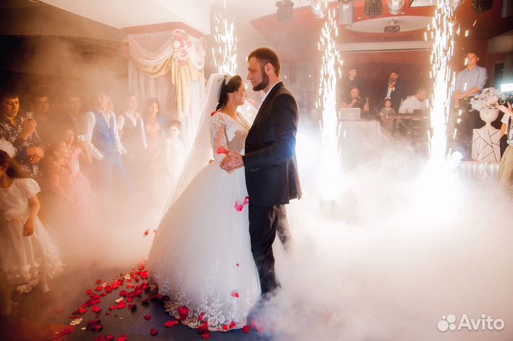 Холодные фонтаны искр