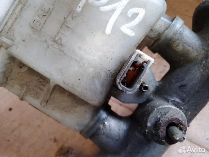 Главный тормозной цилиндр Nissan Primera P12 1.8