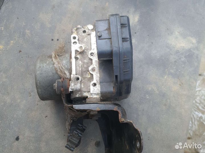 Блок abs Toyota Rav4 Xa30