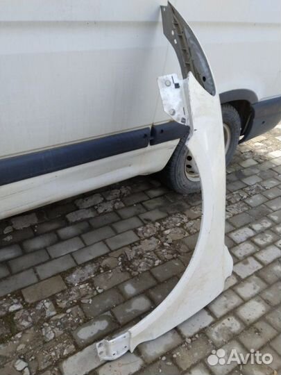 Крыло переднее левое Volkswagen Touareg 2007-2010