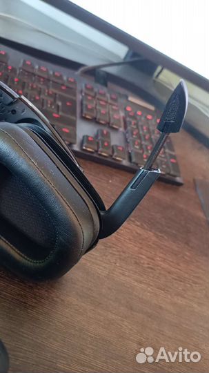 Беспроводные наушники Logitech G935