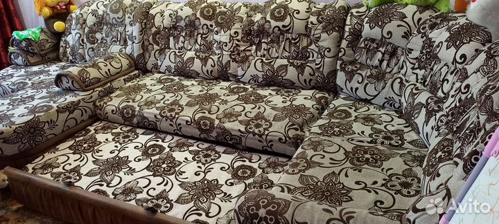 Продам угловой диван бу