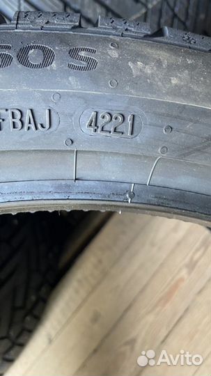 Continental ContiWinterContact TS 860S 275/35 R22 104V