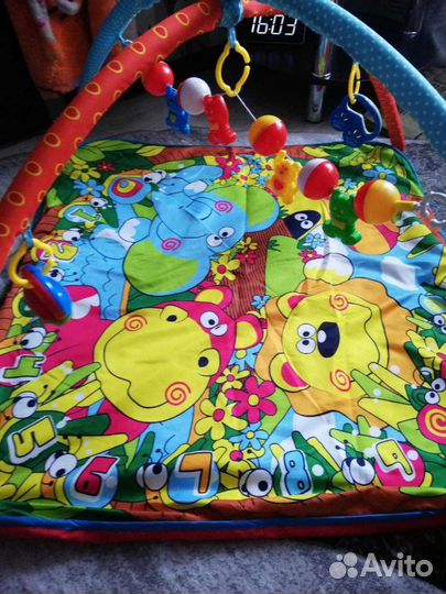 Развивающий коврик