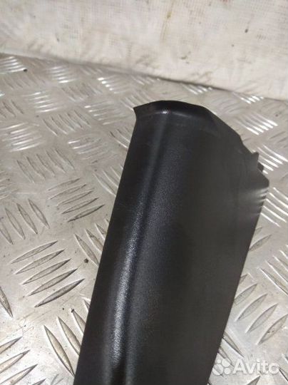 Накладка двери передняя правая Nissan Almera