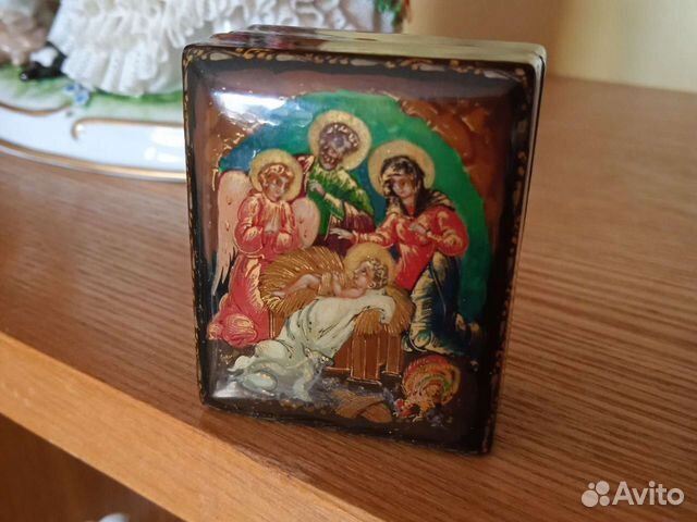 Шкатулка лаковая