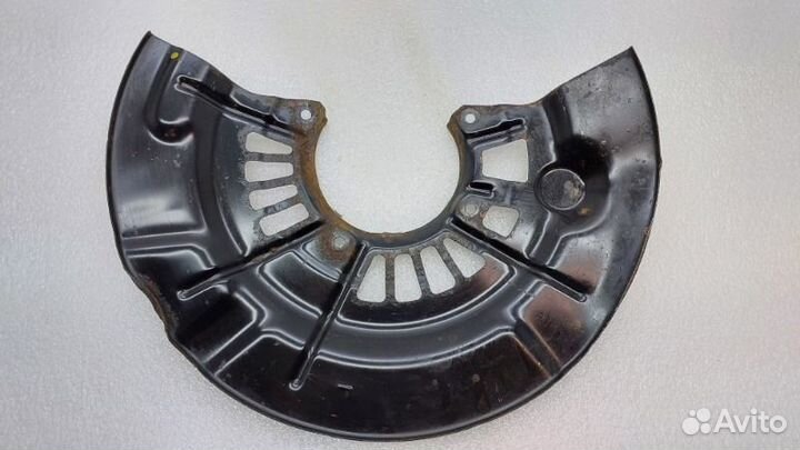 Пыльник тормозного диска передний левый Toyota