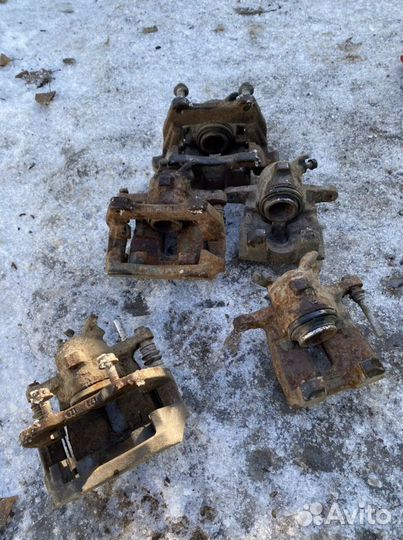 Суппорт тормозной Land Rover Range Rover III