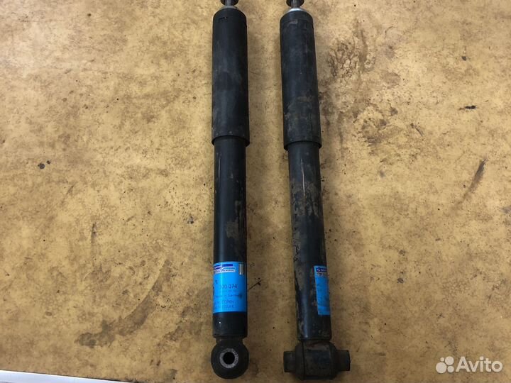 Задний амортизатор volvo s60