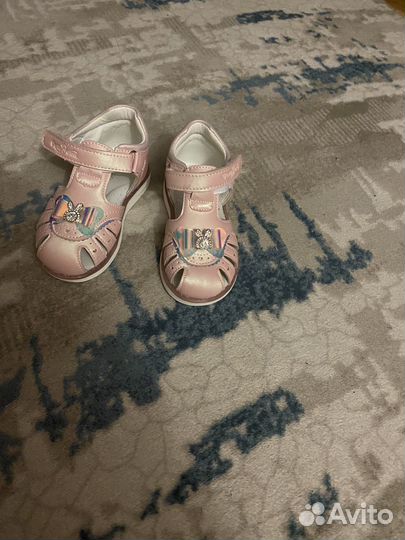 Сандалии для девочки