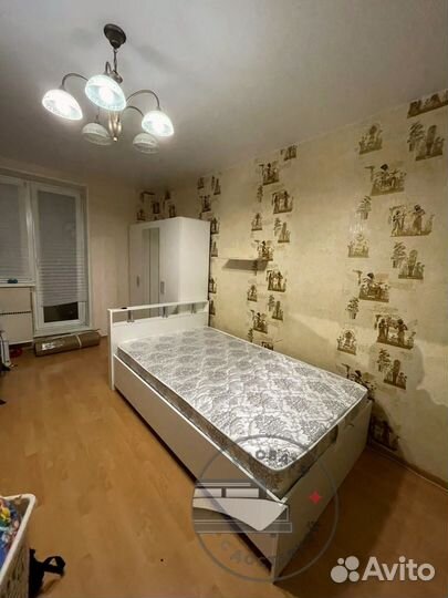 Кровать с матрасом