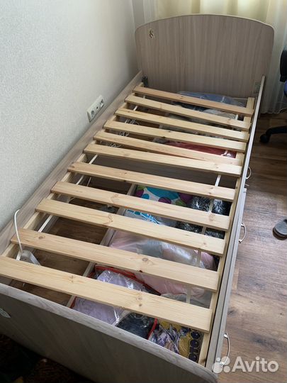 Детская кровать б/у
