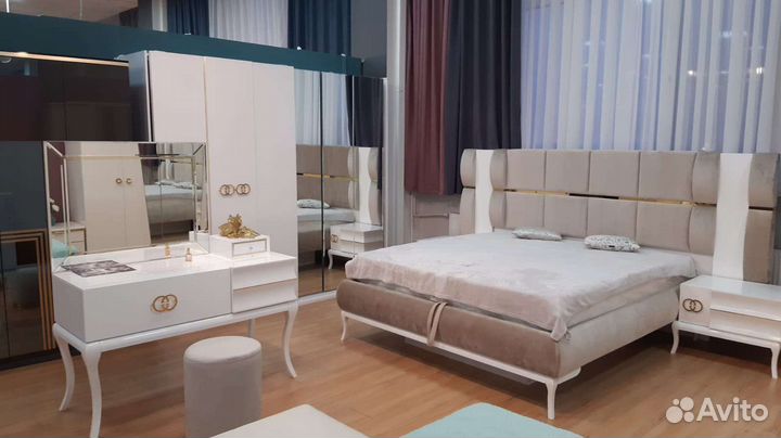 Спальный гарнитур