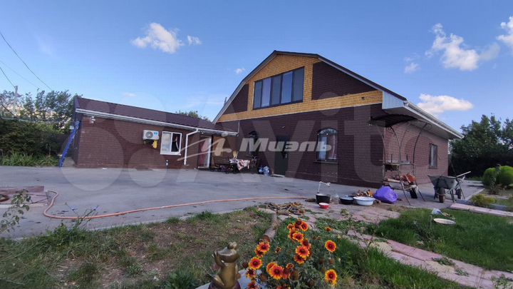 Дом 220 м² на участке 18 сот.