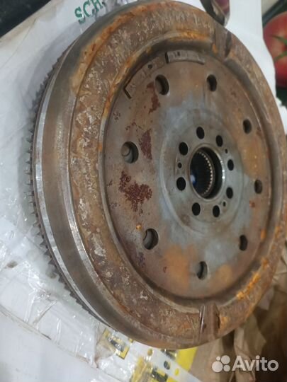 Маховик двухмассовый 06J105266AE VAG б/у