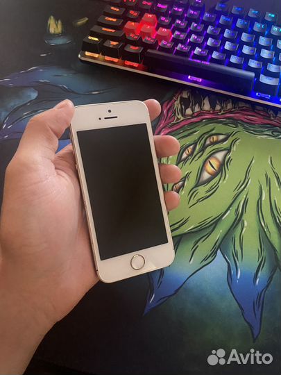 iPhone SE, 16 ГБ