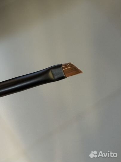 Кисть скошенная Nars 47