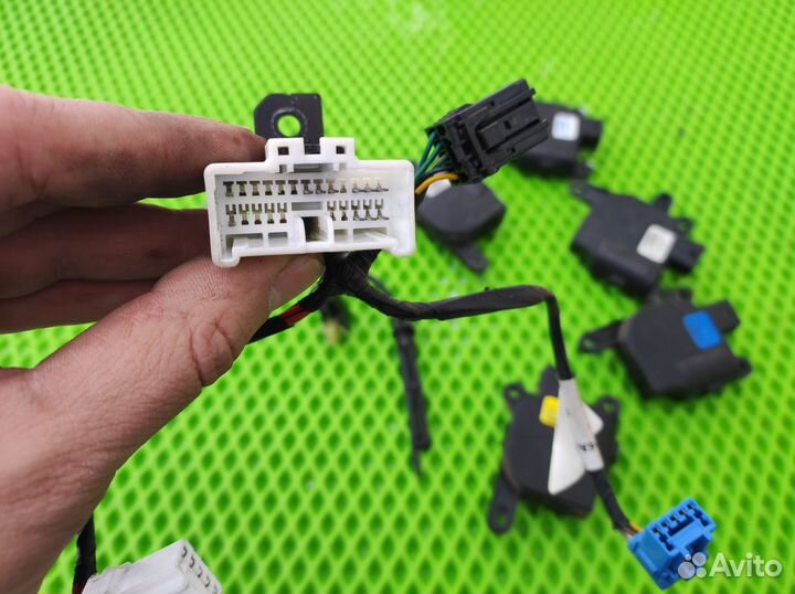 Моторчик заслонки отопителя на для KIA ceed Киа Си