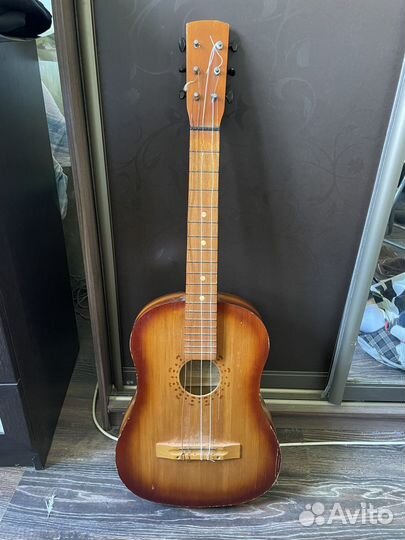 Гитара шестиструнная