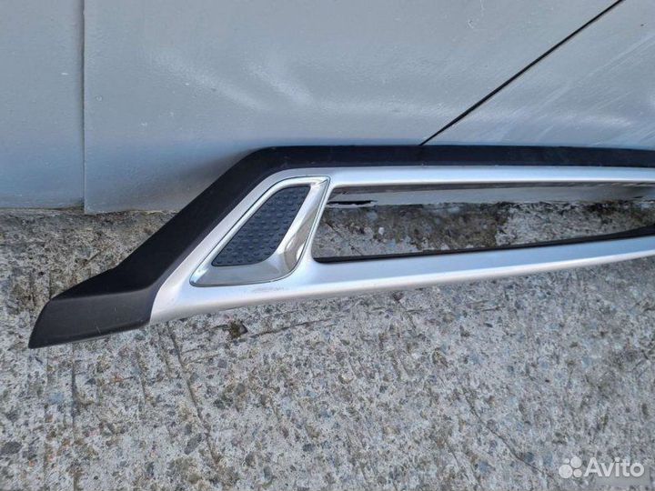 Накладка бампера передняя Mitsubishi Outlander 3