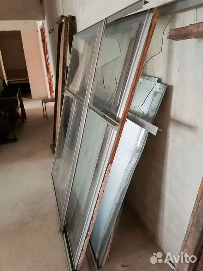 Рамы алюминиевые, частично остеклены