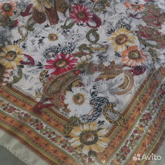 Красивый шифоновый платок