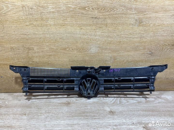 Решетка радиатора Volkswagen Golf 4 Арт. 130407