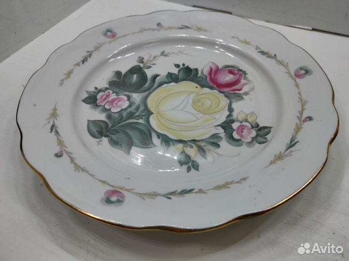 Тарелка из сервиза 
