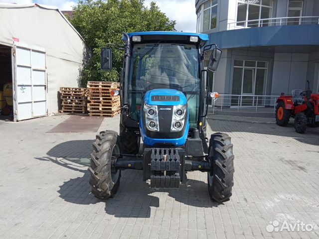 Улица генова симферополь. Провал на трактор. Тракторная симферополь. Тракторная симферополь. Трактор устал.