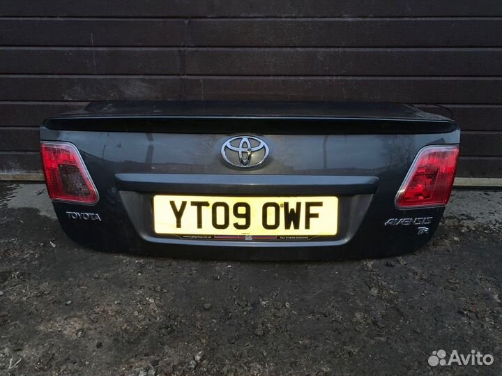 Toyota Avensis 3 T270 - Крышка багажника седан