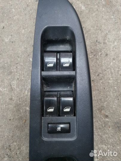 Блок управления стеклоподъемниками передний левый