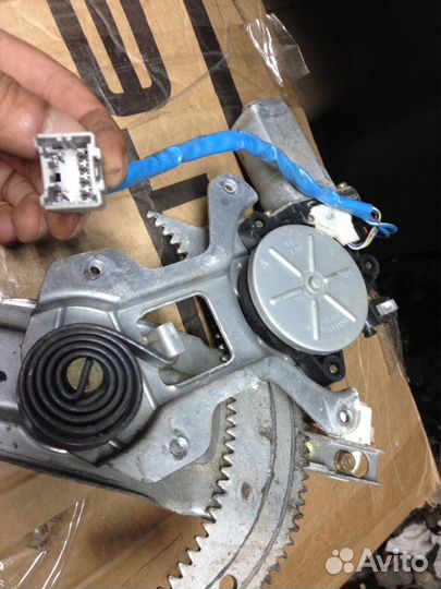 Стеклоподъемник хонда хрв