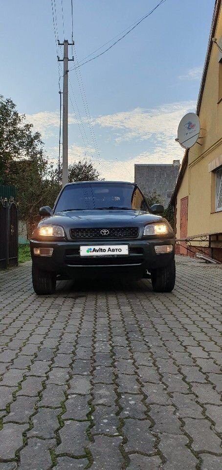 Toyota RAV4: фото из отзыва