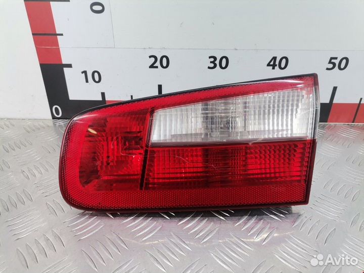 Фонарь крышки багажника правый Renault Laguna 2