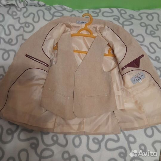 Костюм тройка