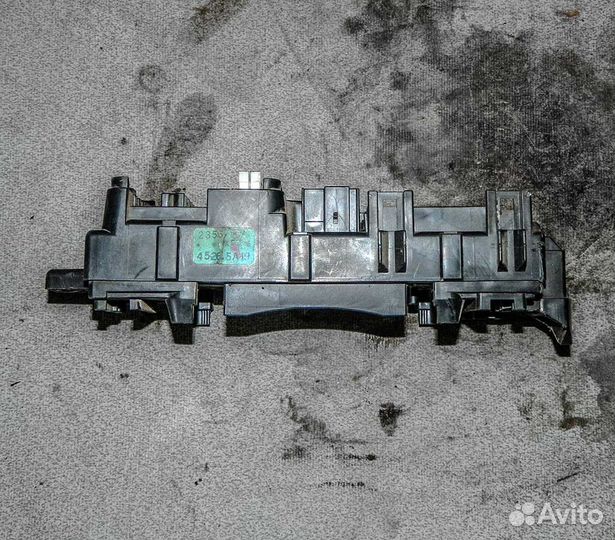 Блок предохранителей Mitsubishi Galant 7 1.8 4G93