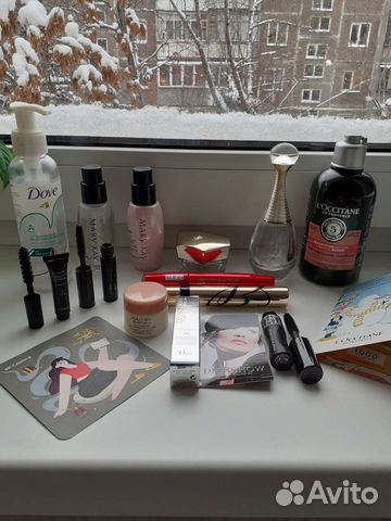 Пустые баночки из под кремов и косметики