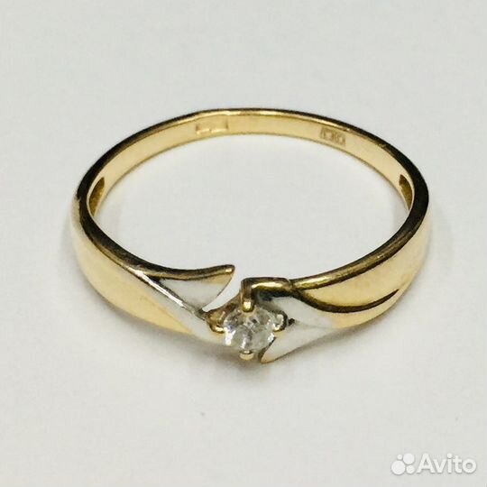 Золотое кольцо с камнем
