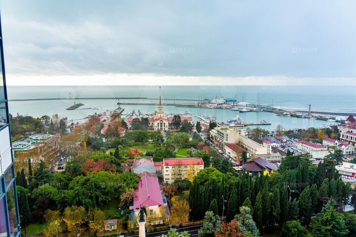 3-к. квартира, 147 м², 18/25 эт.