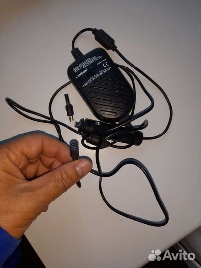 Авто адаптер SDR-70 W Vanson для ноутов 15-24V