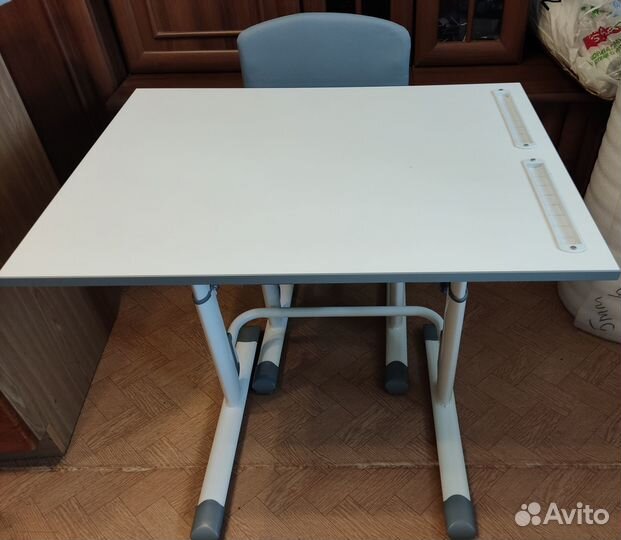 Растущая парта и стул бу