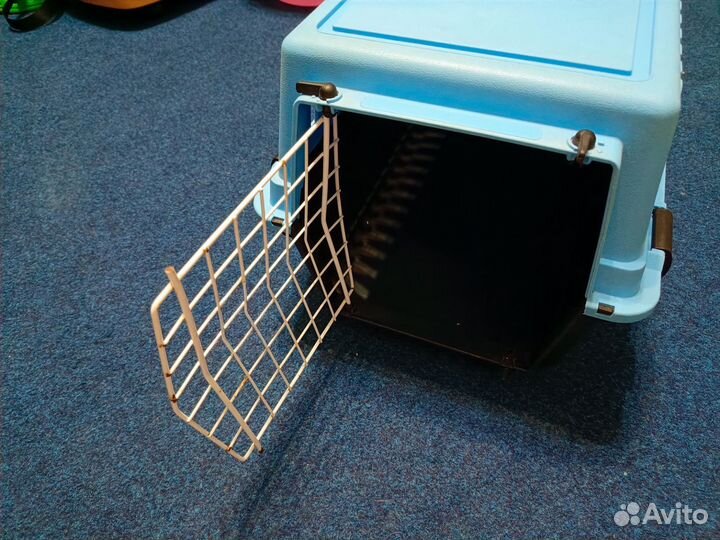 Переноска для кошек и маленьких собак