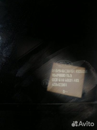 Стекло двери заднее левое Kia Sportage 3