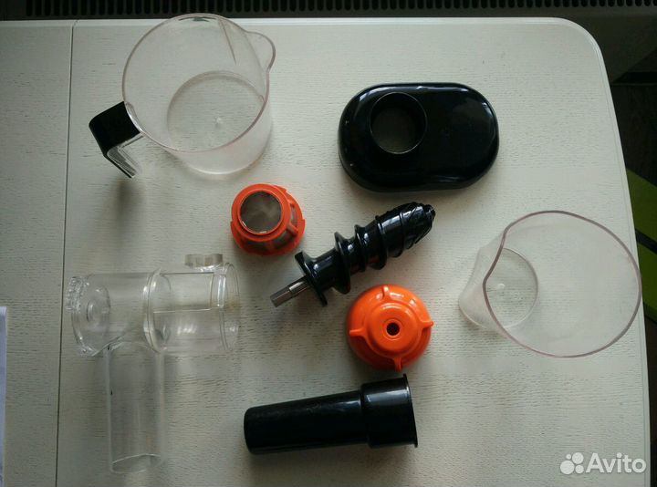 Kitfort KT-1111-2 соковыжималка шнековая