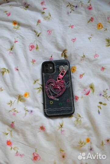 Чехол на iPhone 11 бесплатно