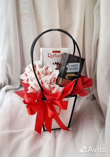 Букеты сладкие на выпускной