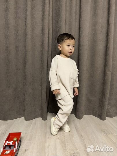 Костюм на мальчика новый 2-8 лет