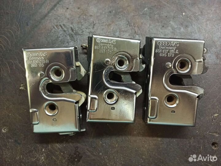 Замок двери левой водительской audi 80 хром