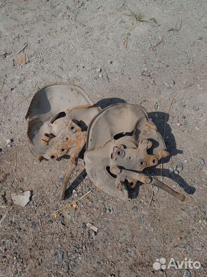 Поворотный кулак mercedes w124 мерседес 124