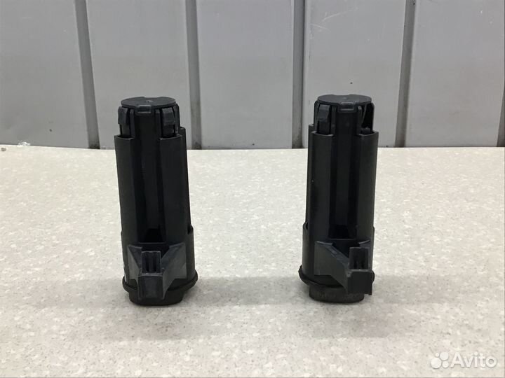 Кронштейн радиатора Ford Focus III 2011